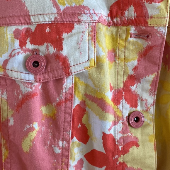 NWOT Denim & Co watercolor print Jean jacket. Size M. - Picture 2 of 6
